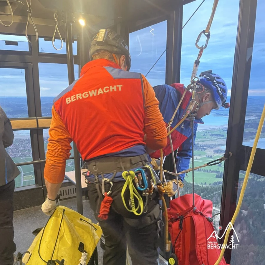 https://cms.bergwacht-bayern.de/Bergwacht-Bayern/Bilder_Artikel/Bilder_2024/Allg%C3%A4u/2087/image-thumb__2087___auto_932dddbf3d714144a3e37e9ef9ff0313/2024-04-06-Fu%CC%88ssen-2.47ea545b.webp