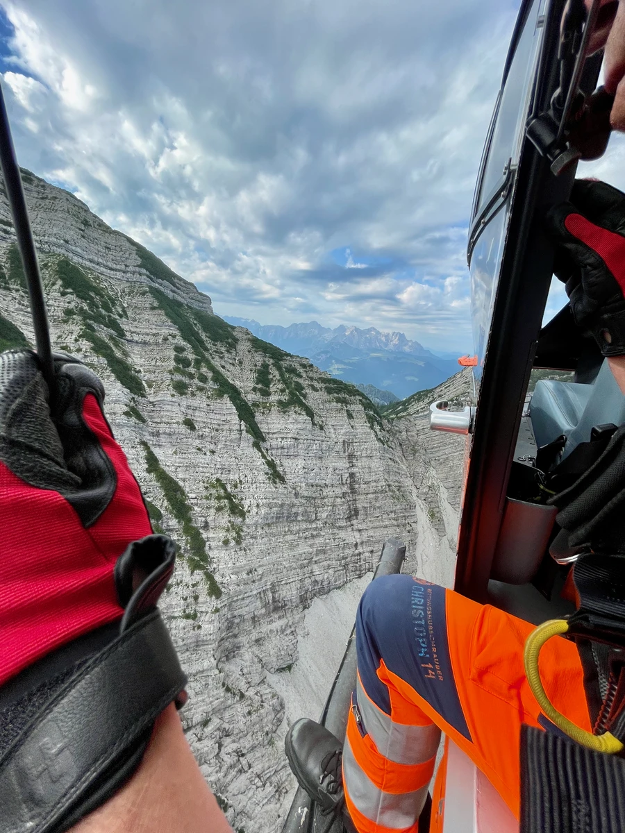 https://cms.bergwacht-bayern.de/Bergwacht-Bayern/Bilder_Artikel/Bilder_2024/Chiemgau/2024-07-27%20Biwak%20am%20Sonntagshorn/2318/image-thumb__2318___auto_932dddbf3d714144a3e37e9ef9ff0313/IMG_2239.11b88c2d.webp